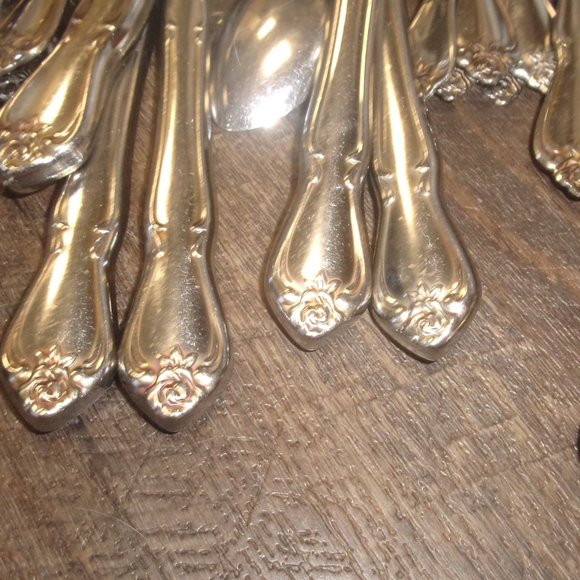Lot 31 pieces 1881 Rogers stainless silverware Arbor True Rose serving pieces